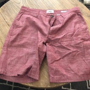 Red men’s 9” inseam short